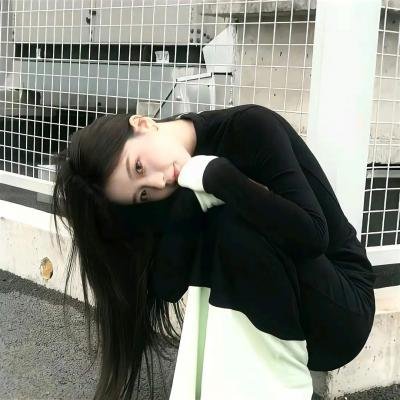 沉默不语的顾小姐 海报